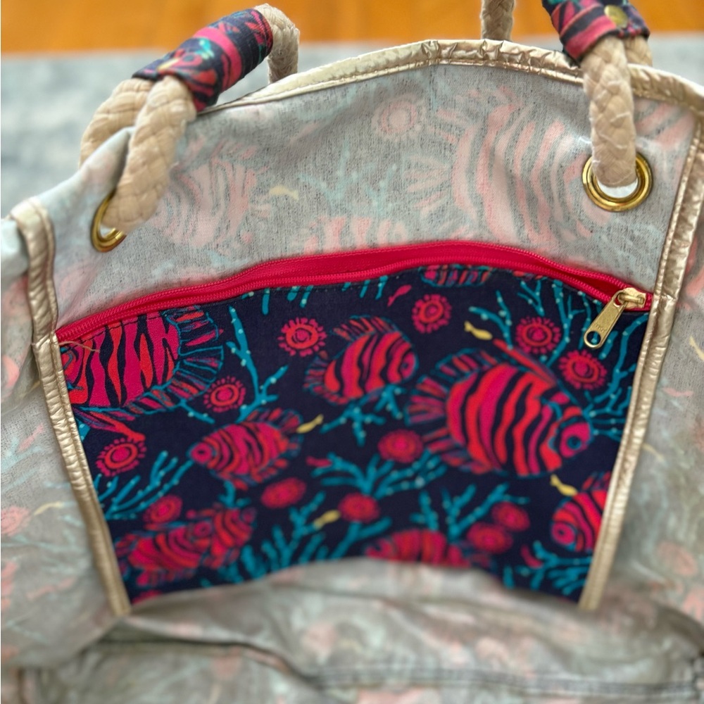 Rare Lilly Pulitzer Shoreline Tote, Bright Navy Jammin’ Print - Picture 4 of 12